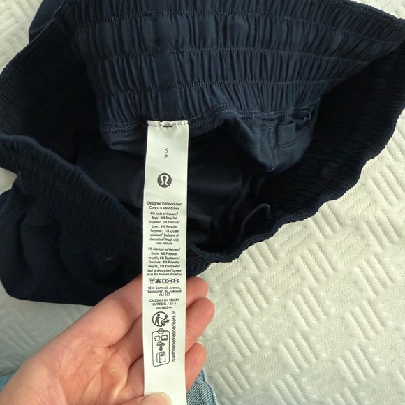 Shake It Out High Rise Running Shorts 2.5” - Picture 3 of 3